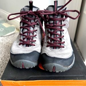 MERRELL Hiking boots size 9